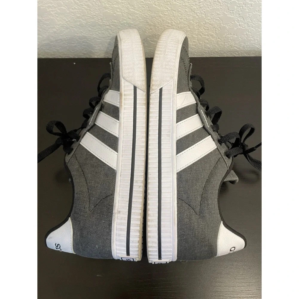 adidas men's sneaker shoes size 8 Daily 3.0  gray‎ black skater athletic retro